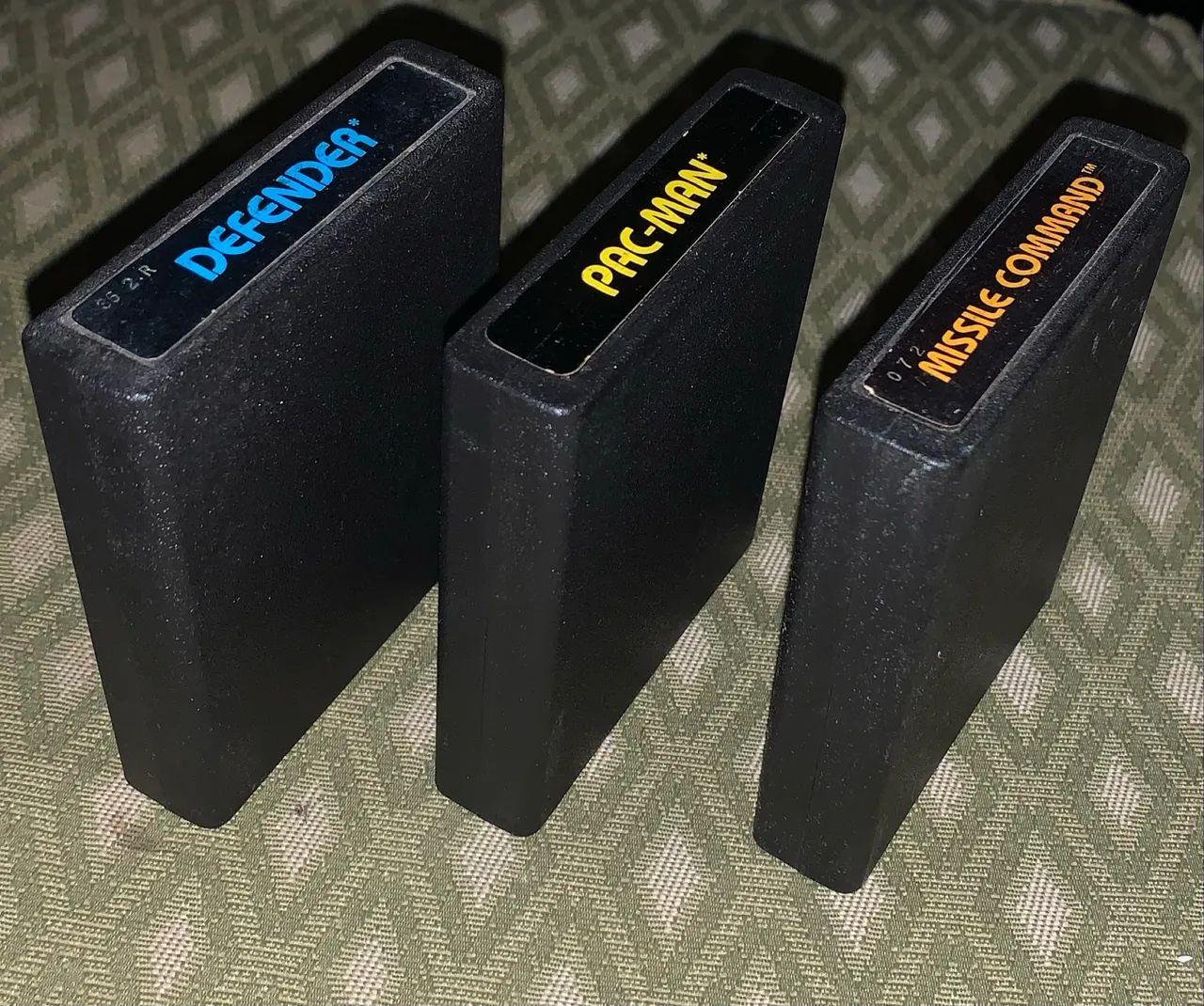 Atari 4 jogos originais Pac-man Missile Command e Defender   - Foto 2