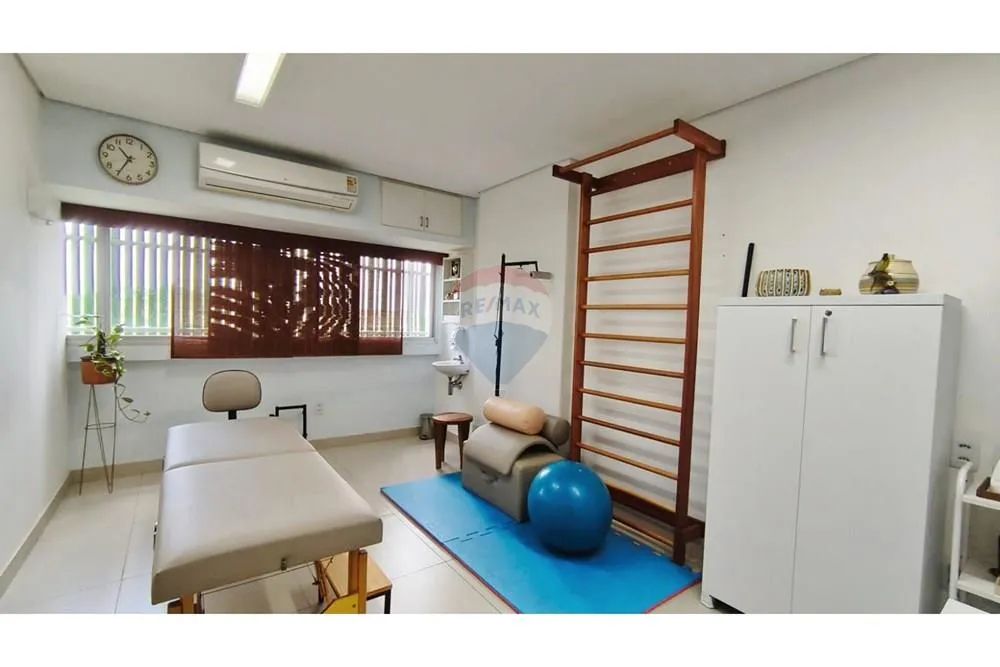Salas comerciais de 12 e 17m² para locação no Centro Médico da Garibaldi