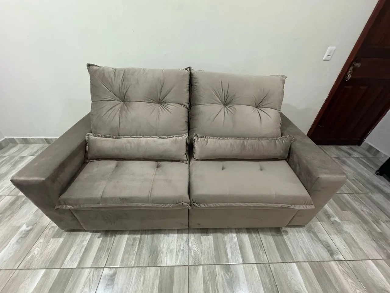 Sofá retrátil veludo  - Foto 3
