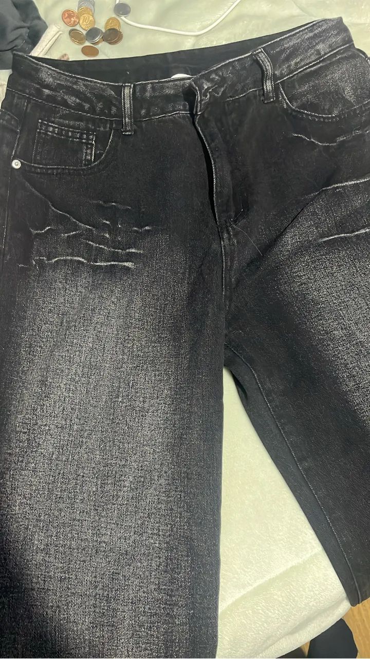 Calça baggy cravejada 