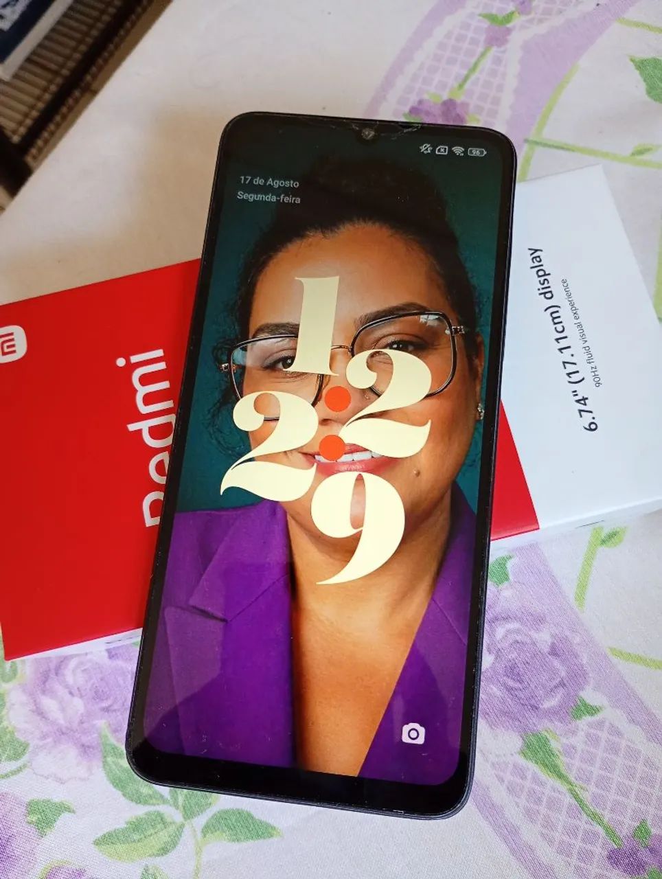 Celular Redmi 13C semi novo - Foto 2