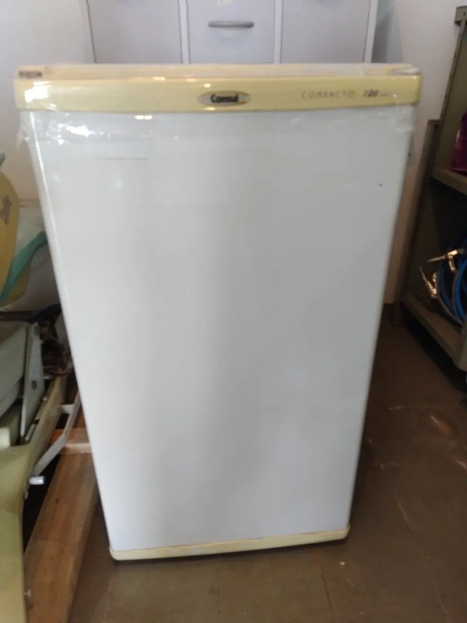 FRIGOBAR CONSUL 120 LITROS - 220 VOLTS