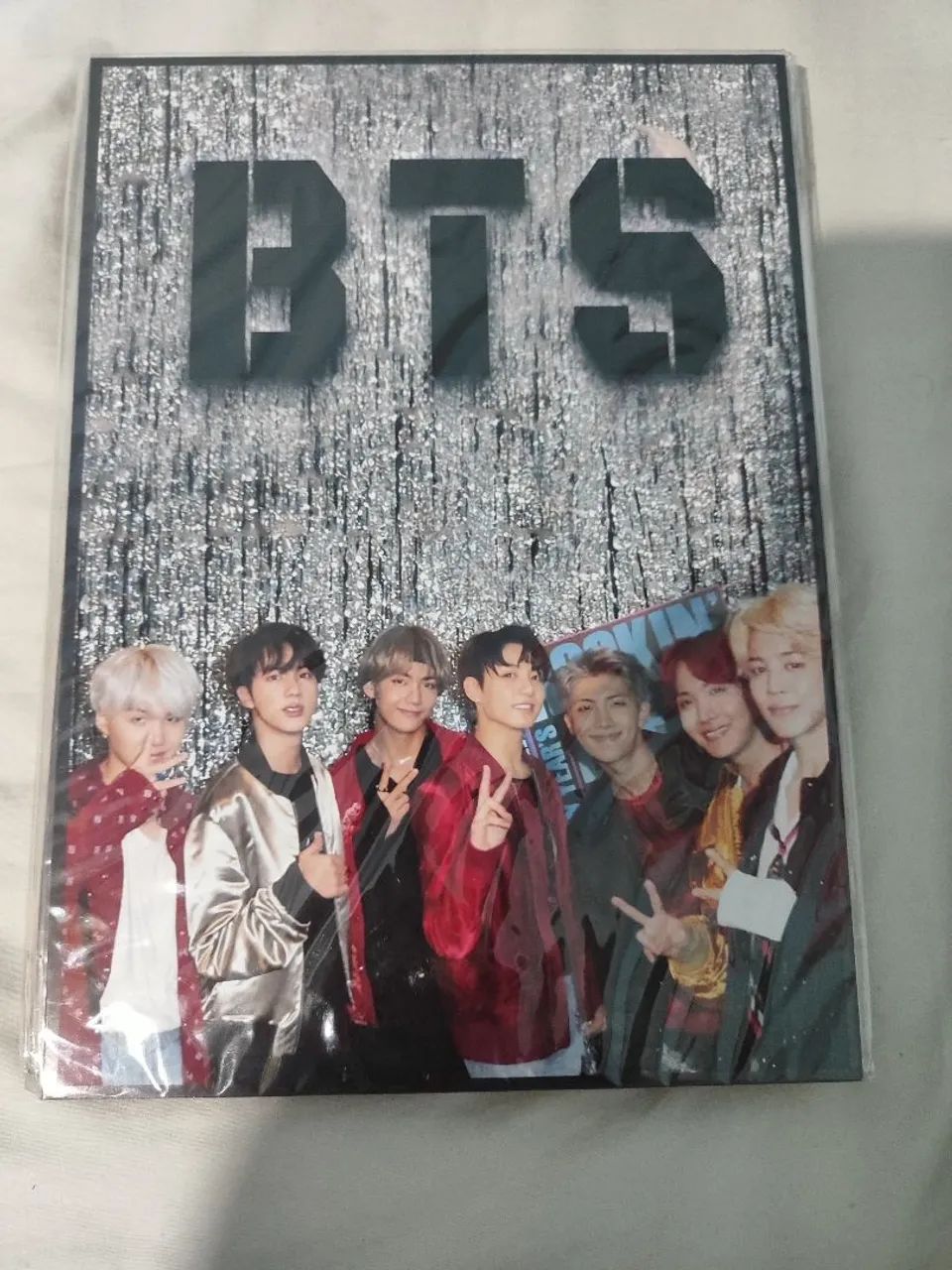 Quadros do grupo de kpop BTS 