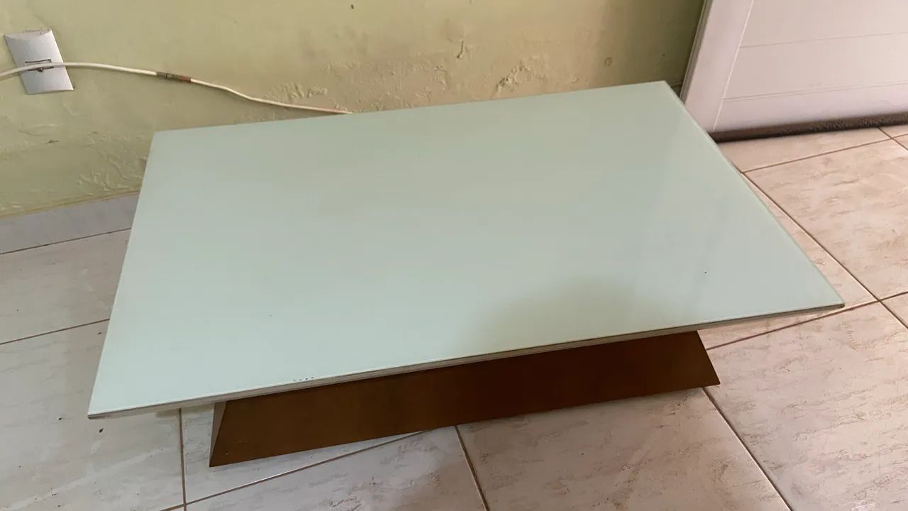 Mesa de centro tampo de vidro 