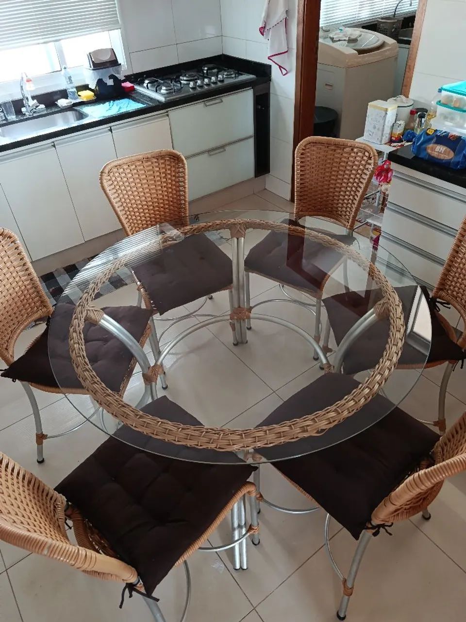 Mesa em Vidro Redonda com 6 cadeiras