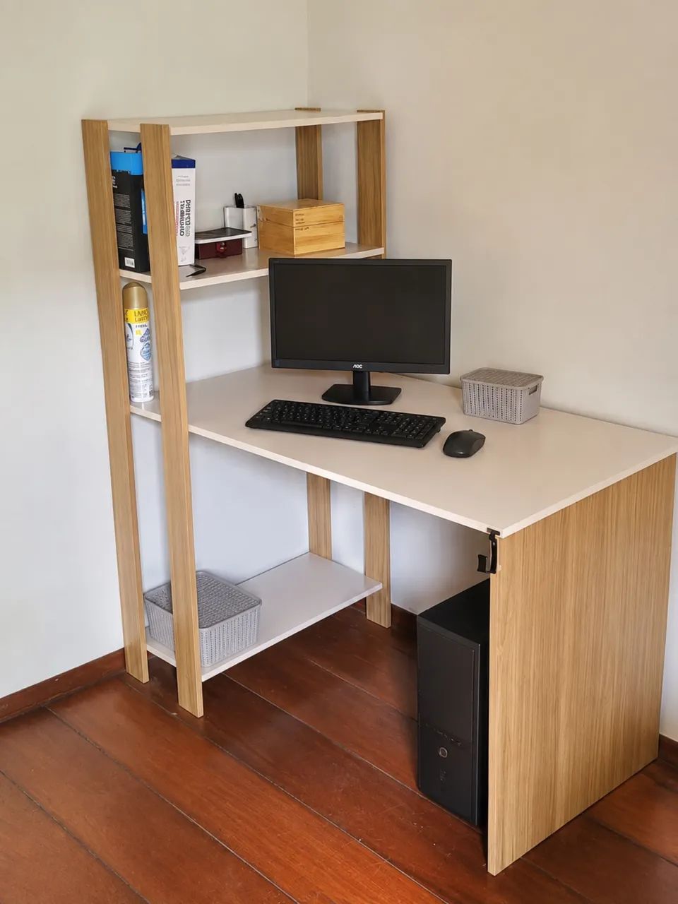 Escrivaninha + computador 