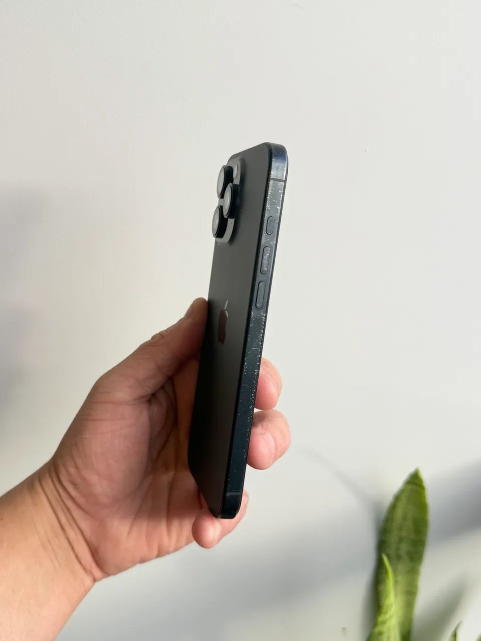 iPhone 16 pro Max 256gb ler anúncio  - Foto 3