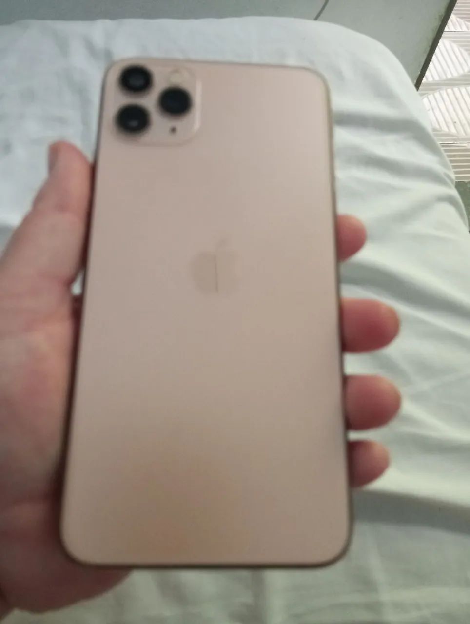 iPhone 11 pro max 64 gigas bateria 71 face id of troco - Celulares