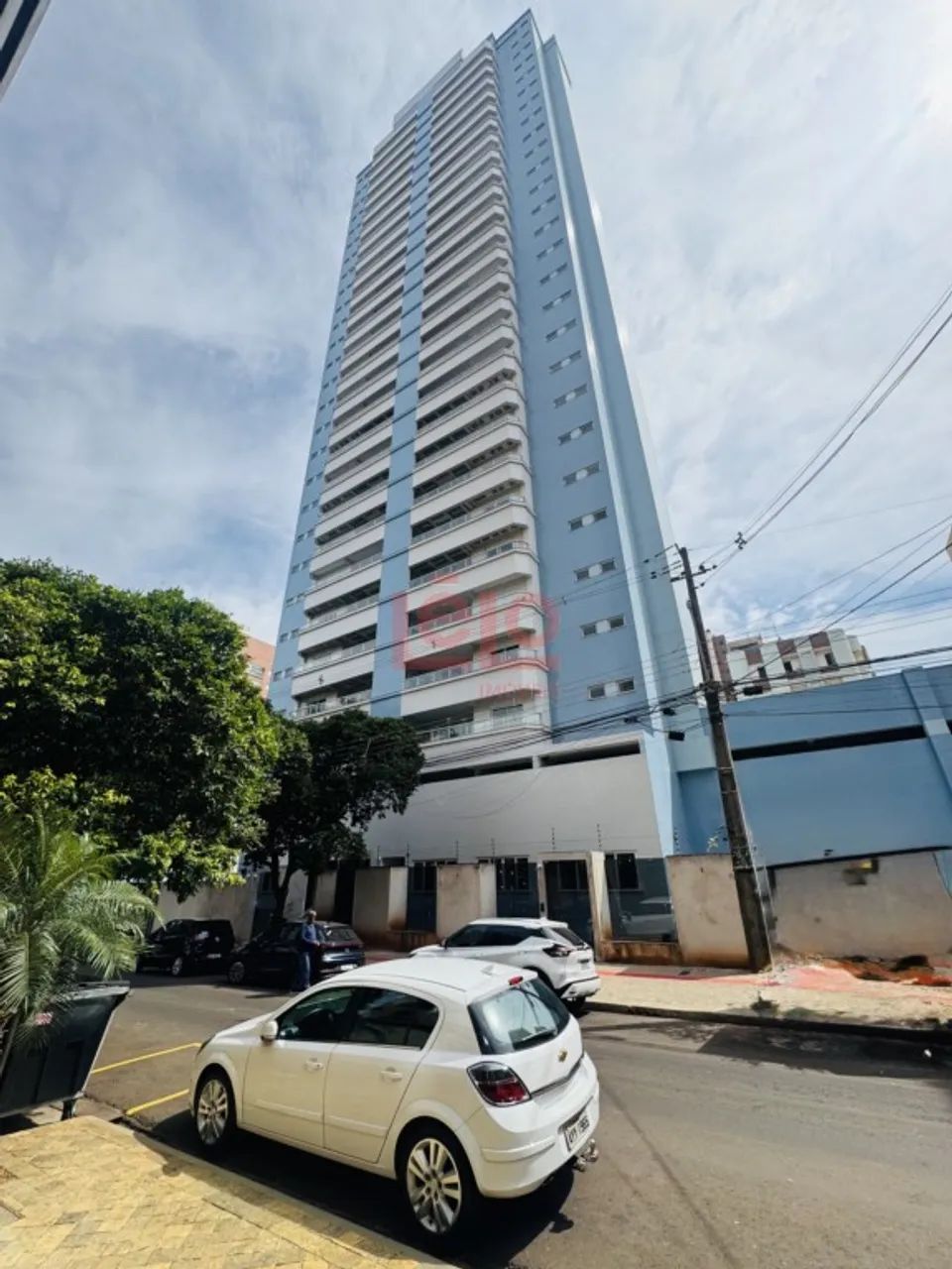 Apartamento zona 07 com 03 suítes