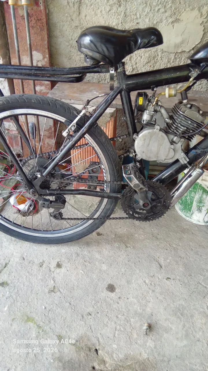 Bicicleta motorizada toda boa só pega e anda  - Foto 2