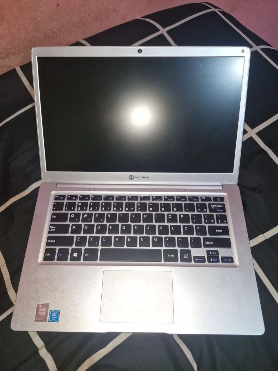 Notebook Goldentec Celeron 4GB SSD 64GB - Wi-Fi só com adaptador - Foto 3