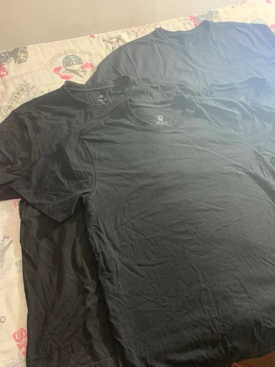 4 camisas pretas em algodão puro - Foto 3