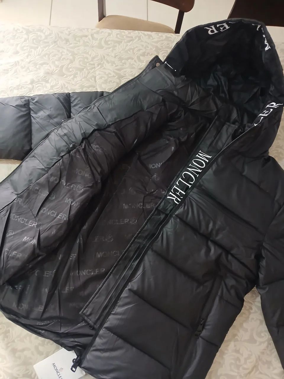 Jaqueta Moncler pluma ganso frio intenso Chile neve - Roupas