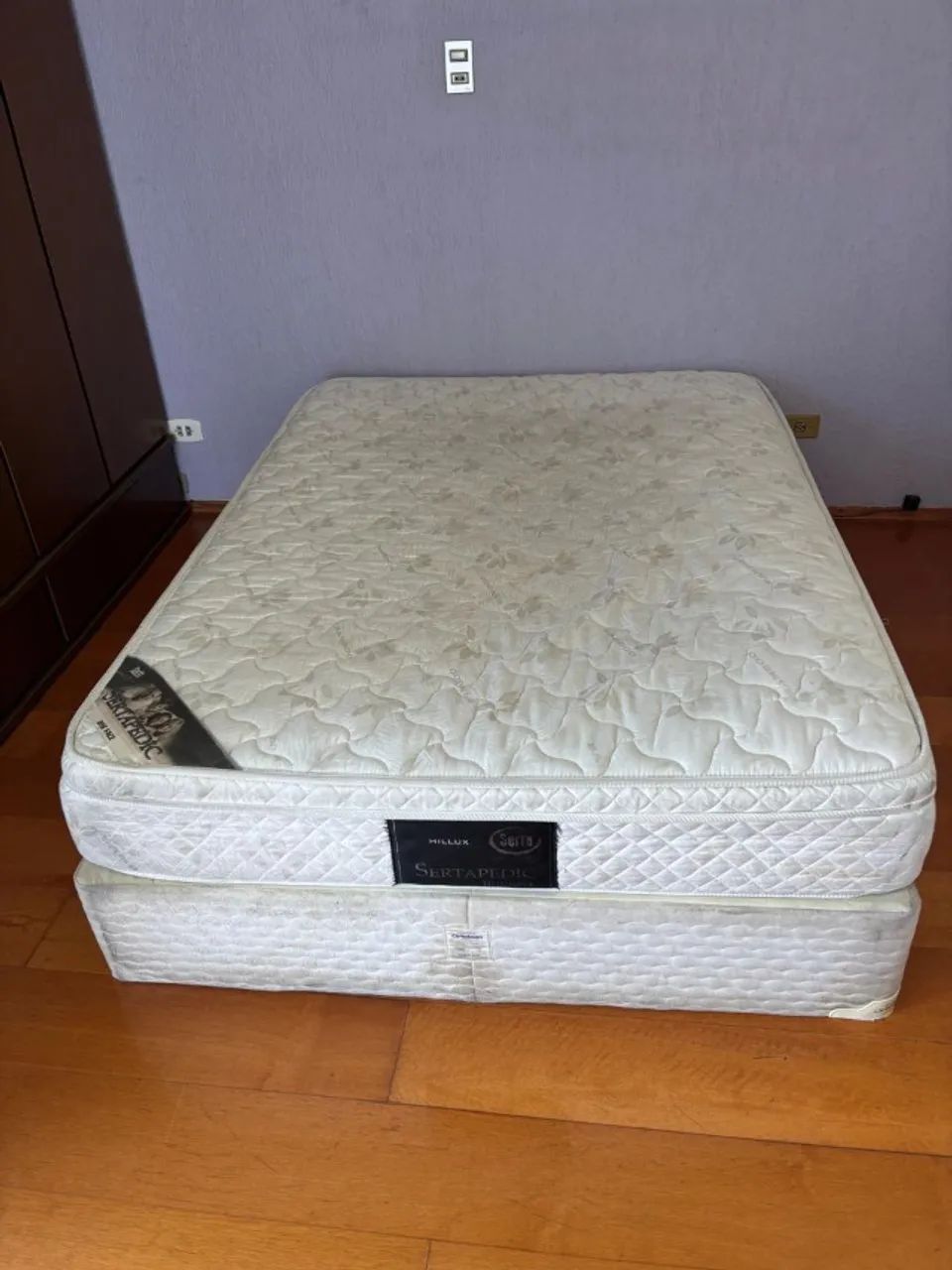 2 Camas box com colchão