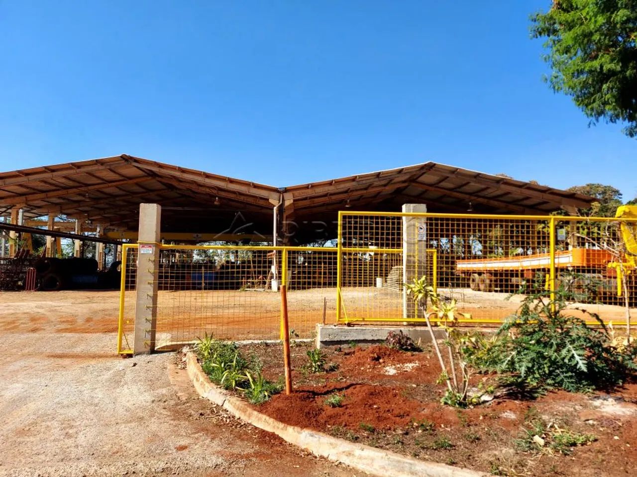 Galpão e Prédio para indústria com mais de 2mil m² cobertos SP-333 - Foto 2