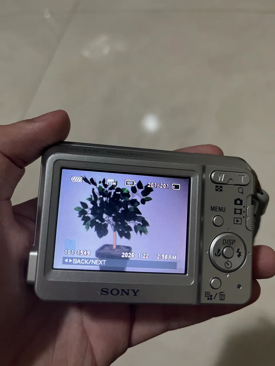 Câmera Sony Cyber-shot DSC-S930 + Cartão Original - Estética retrô - muito conservada - Foto 5