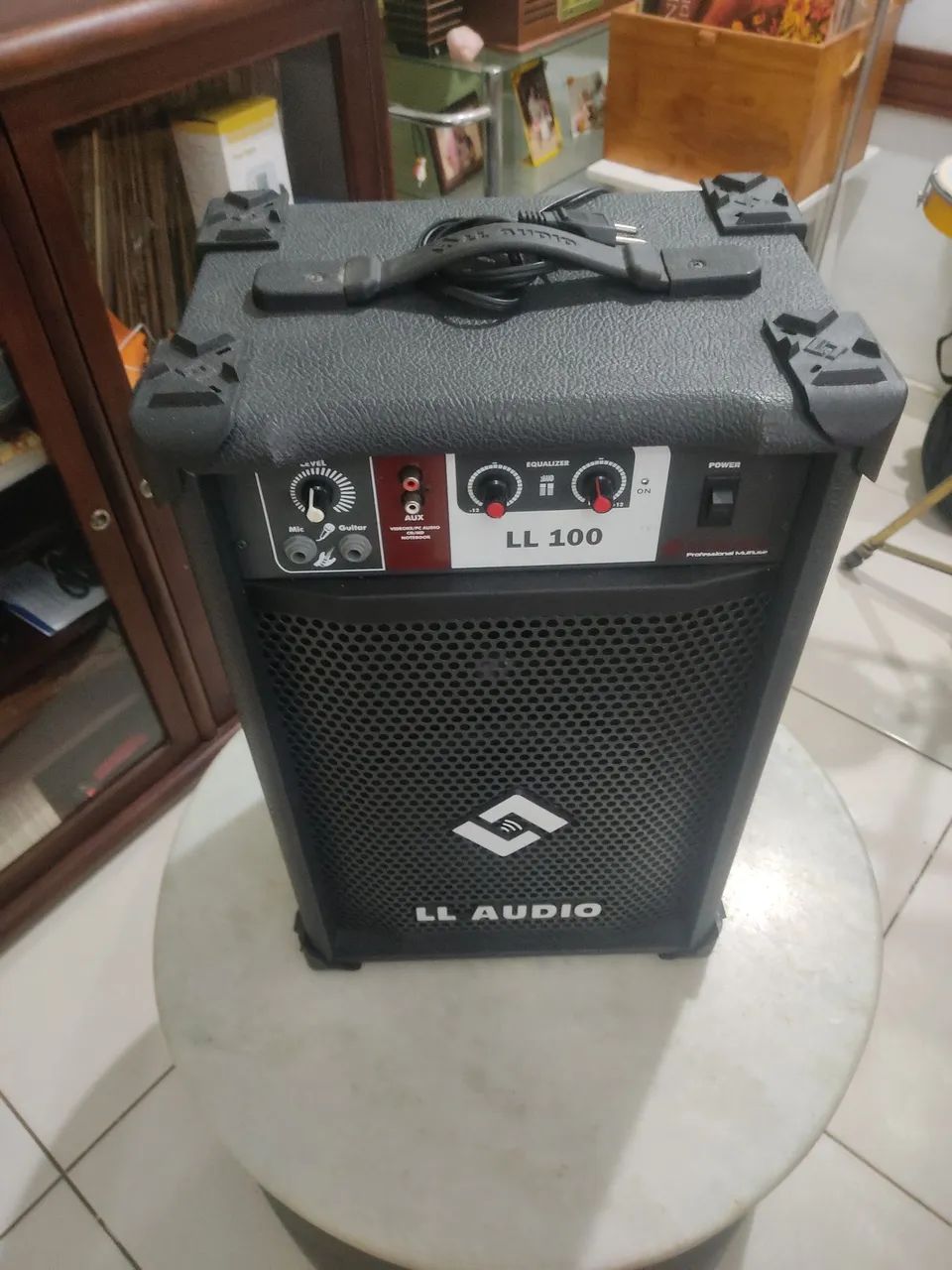Vendo caixa de amplificada LL 100 AUDIO - Foto 2