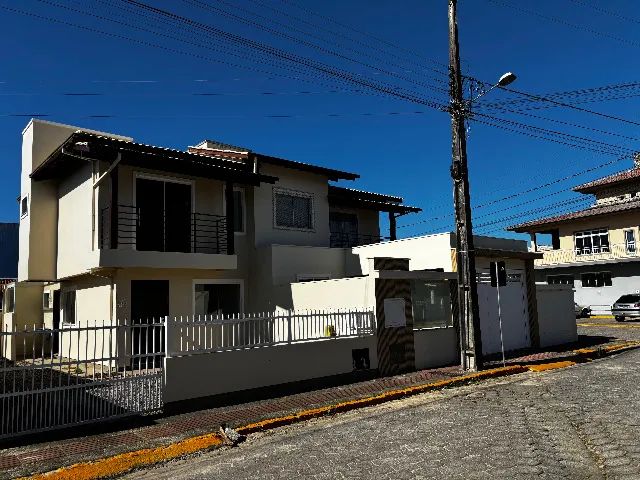 Sobrado Charmoso e Funcional com Pátio Privativo e 2 quartos!