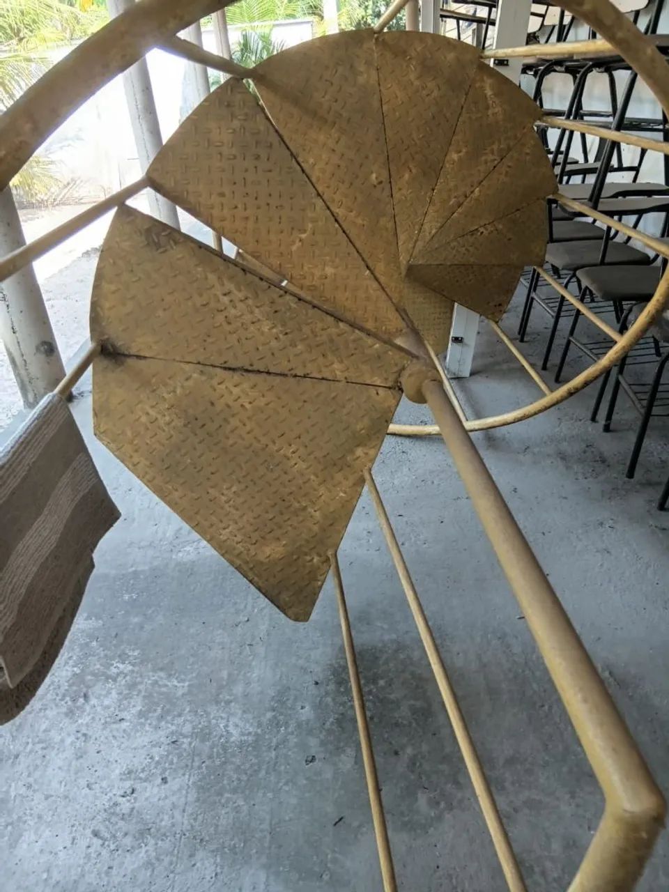 Escada espiral  - Foto 2