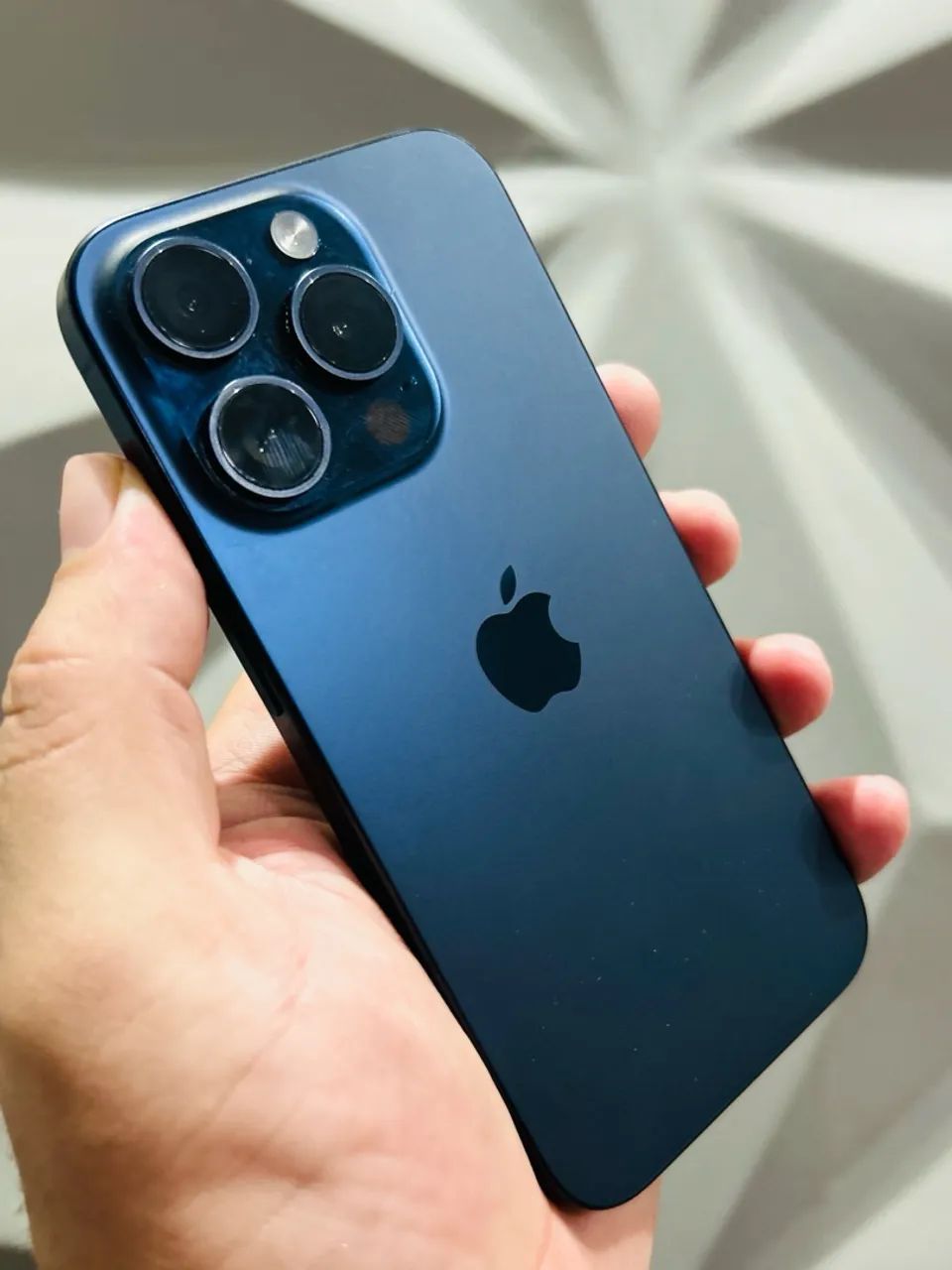 iPhone 15 Pro  - Foto 2
