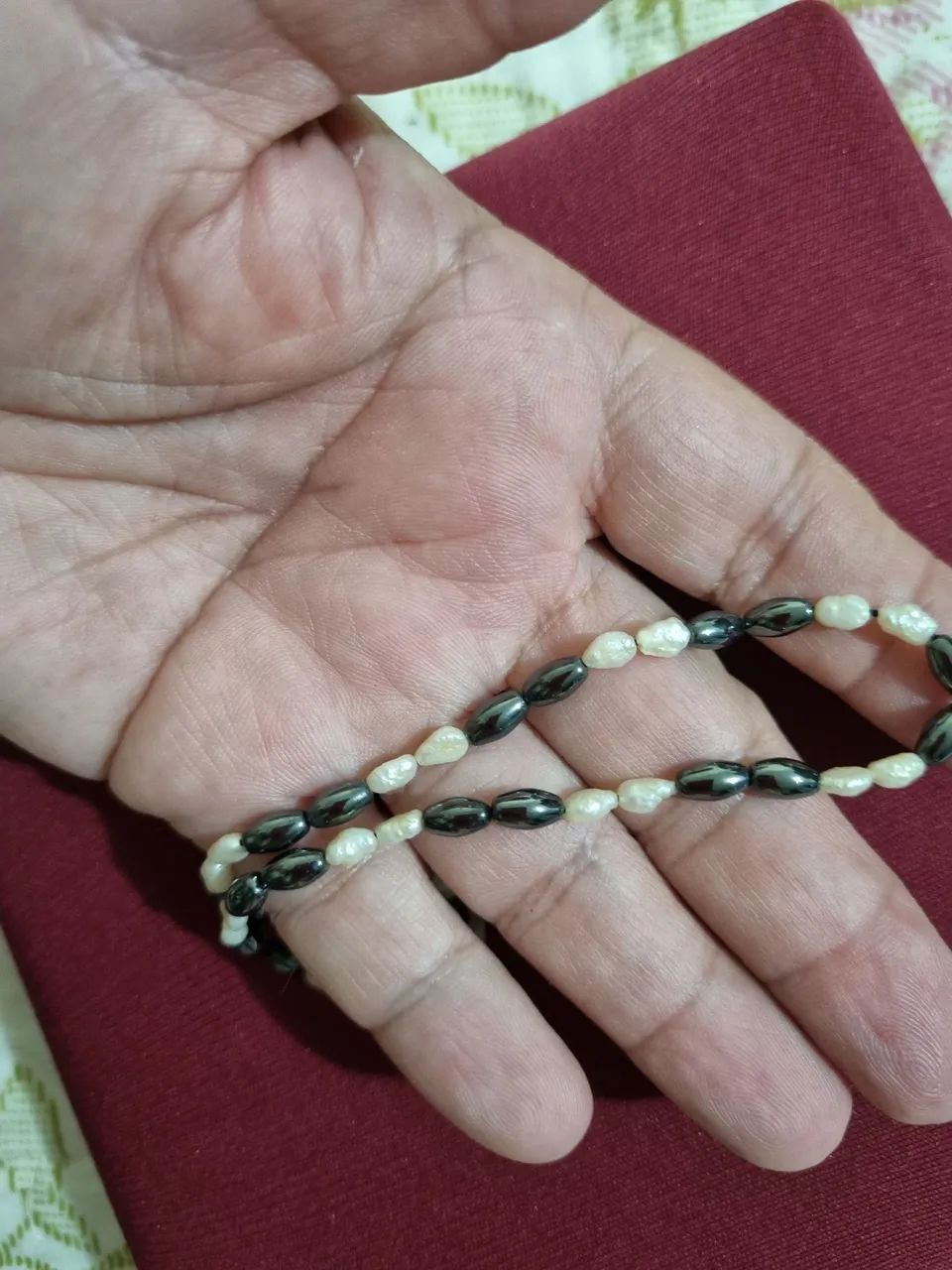 Gargantilha pérolas de água doce e hematitas - Foto 2