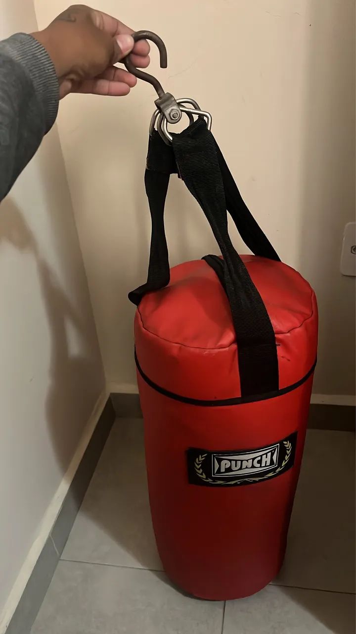 Saco de Pancada + Suporte de Parede.