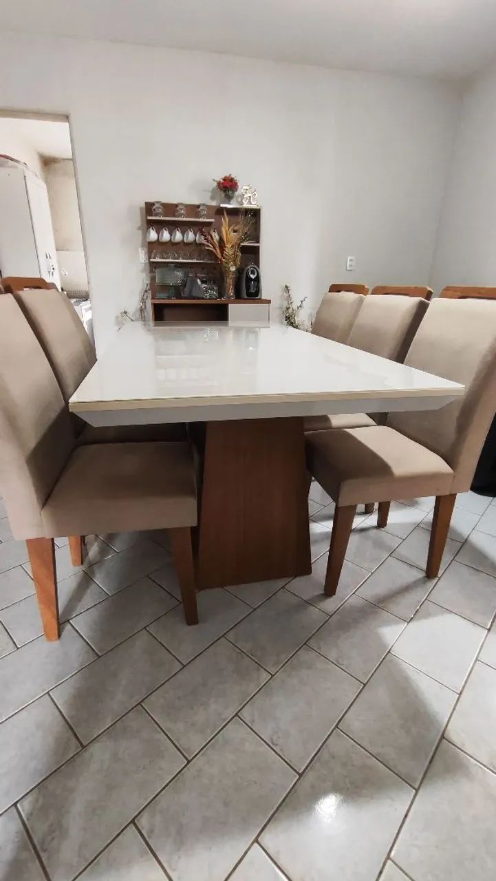 Mesa de Jantar 6 Lugares com Tampo de Vidro e 6 Cadeiras Estofadas
