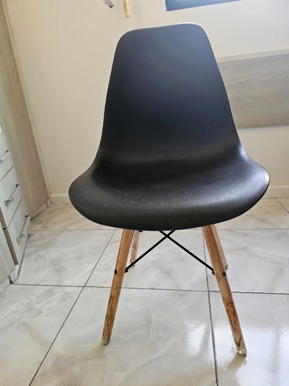 Loft7, Cadeira Charles Eames Eiffel Dsw Com Pés De Madeira Clara Versátil Assento Em Polip - Foto 2