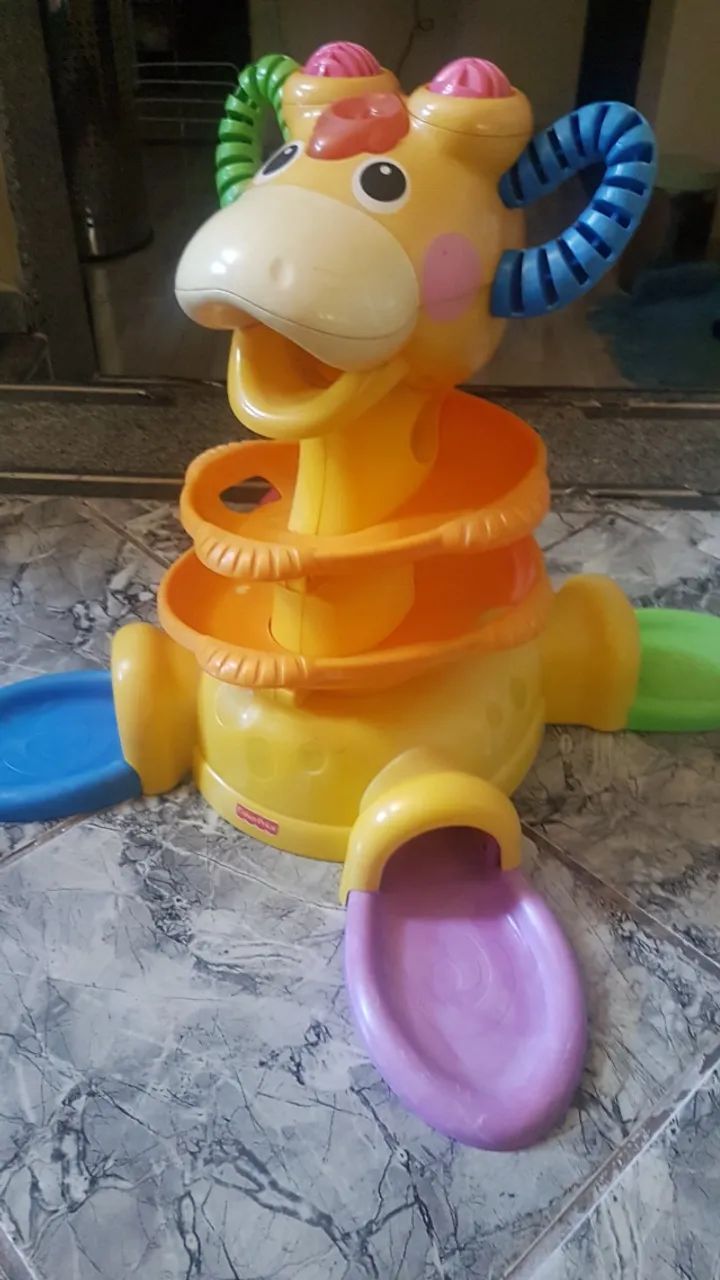 Girafa com bolinhas Fisher Price - Foto 4