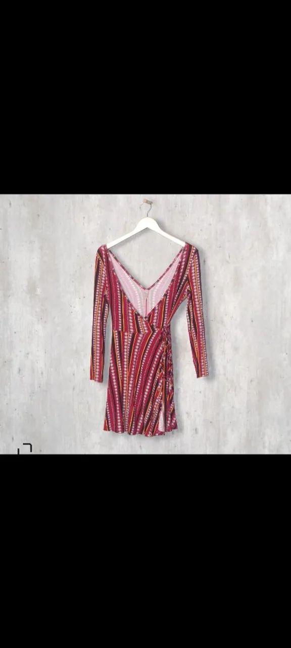 Vestido vermelho estilo envelope