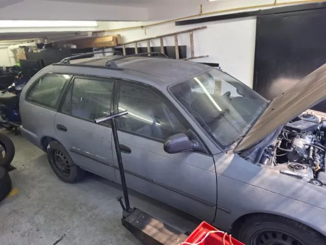 Toyota Corolla Corolla SW LE 1.8/ XLi 1.6 16V 1995