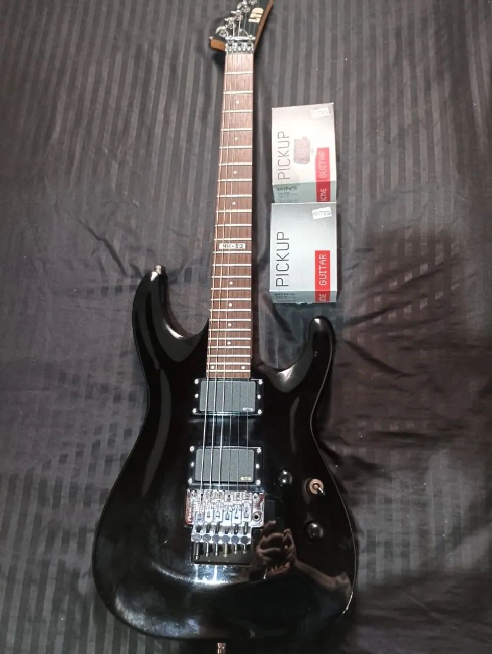 Guitarra LTD com captador EMG