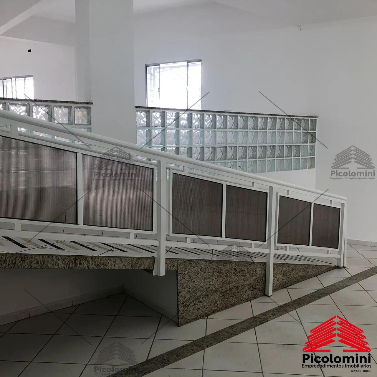 Prédio comercial 300 M2 a venda COM RENDA e Reformado, na Vila Industrial , a 900 metros d - Foto 4