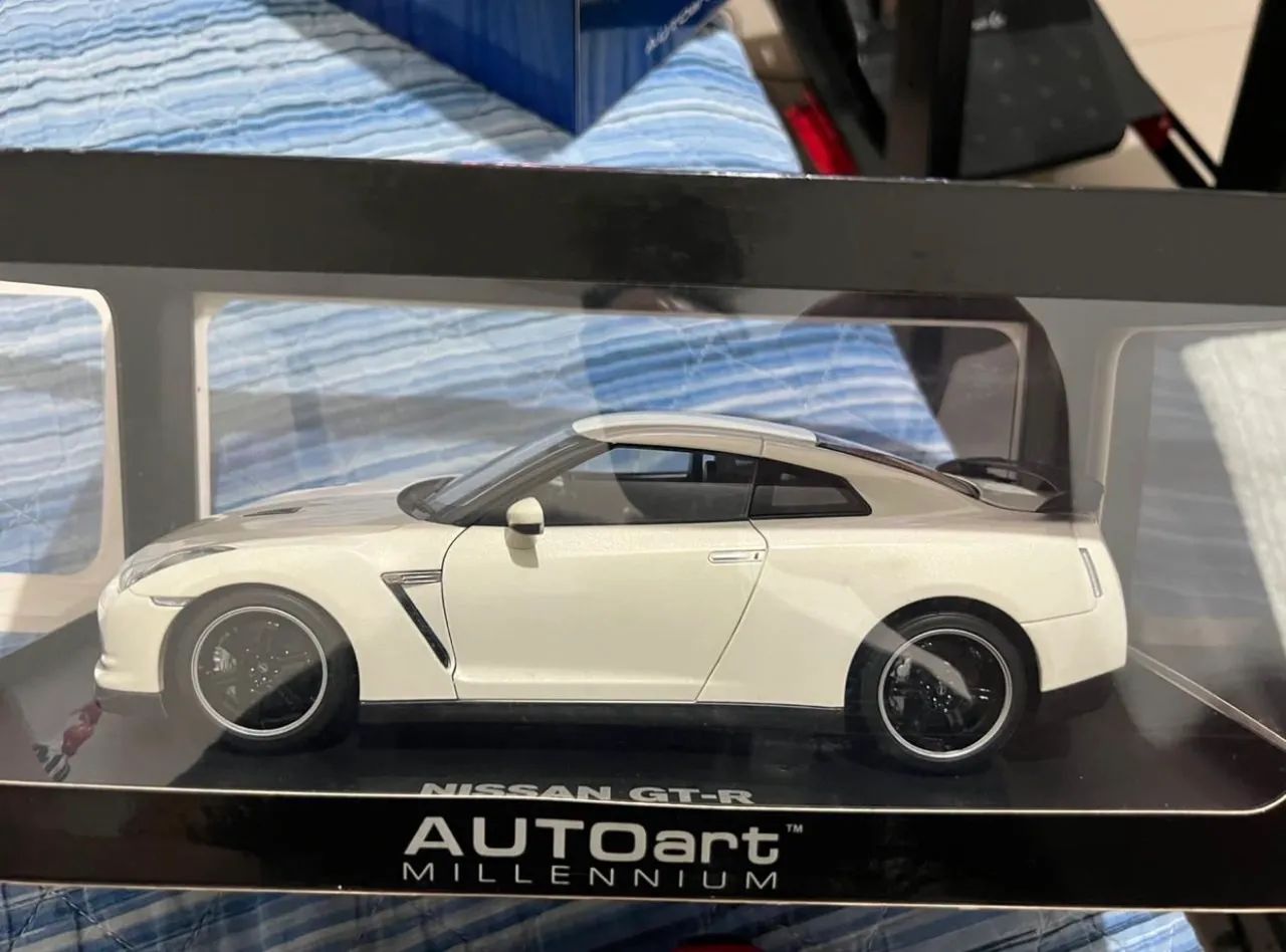 ミニカー Nissan GT-R (R35) 1/18 AUTOart Nissan Gtr r35 autoart 1/18 - Hobbies e coleções - Campo Grande