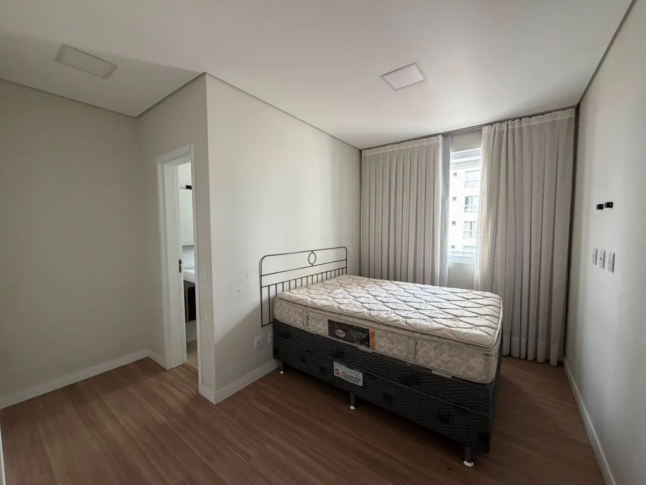 Móveis em Ótimo Estado: 2 Camas de Casal + 1 Sofá-Cama - Foto 3