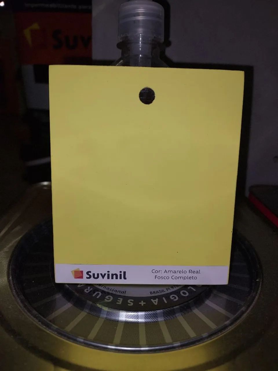 Vendo tinta Amarela Suvinil fosco - Foto 3