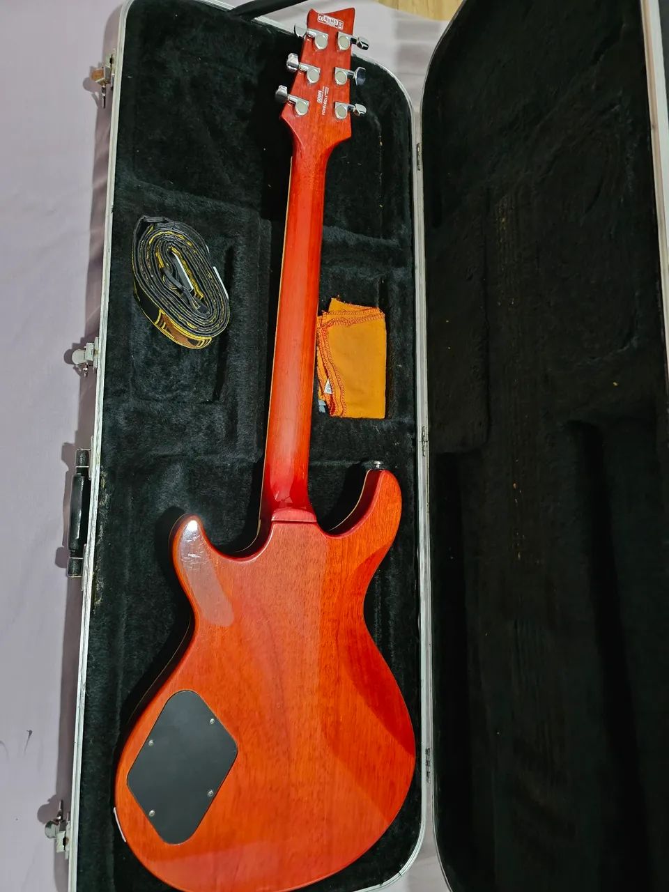 Guitarra Cort M600 + case rígido Gator - Foto 4
