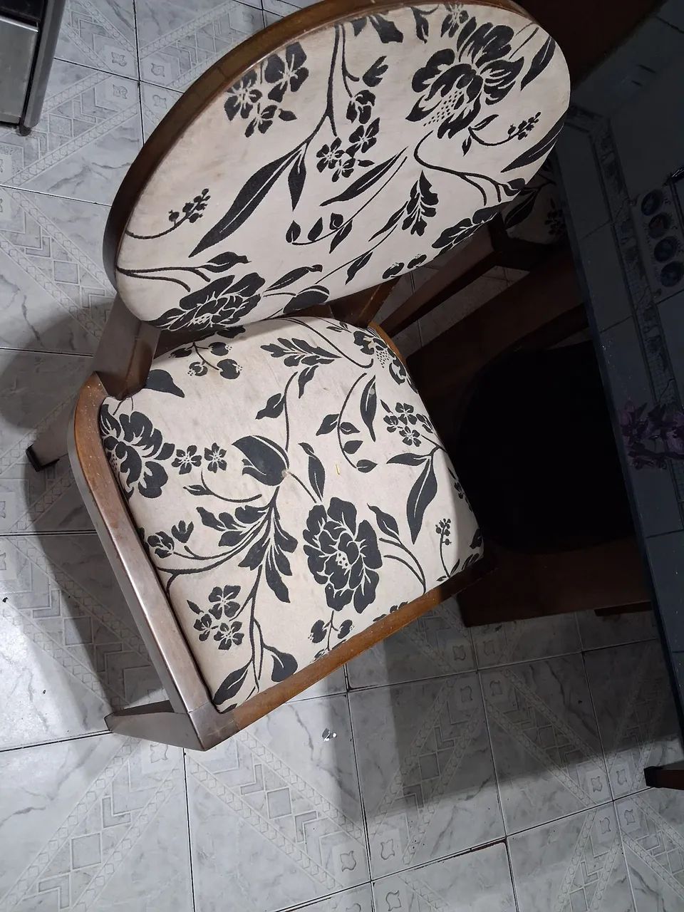 Mesa de jantar com 6 cadeiras - Foto 2