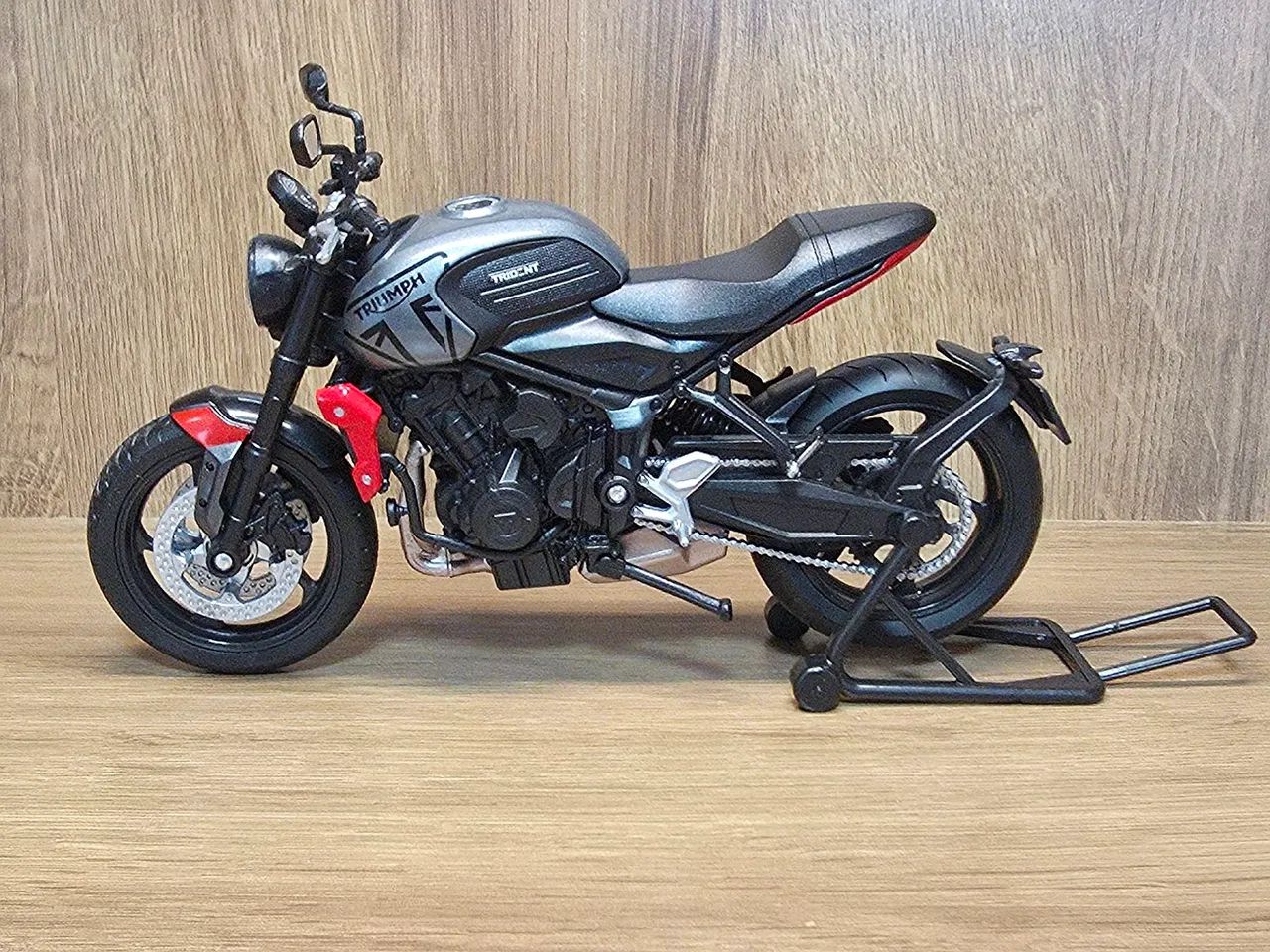 Miniatura Triumph Trident 660 escala 1:12 Welly<br> - Foto 2