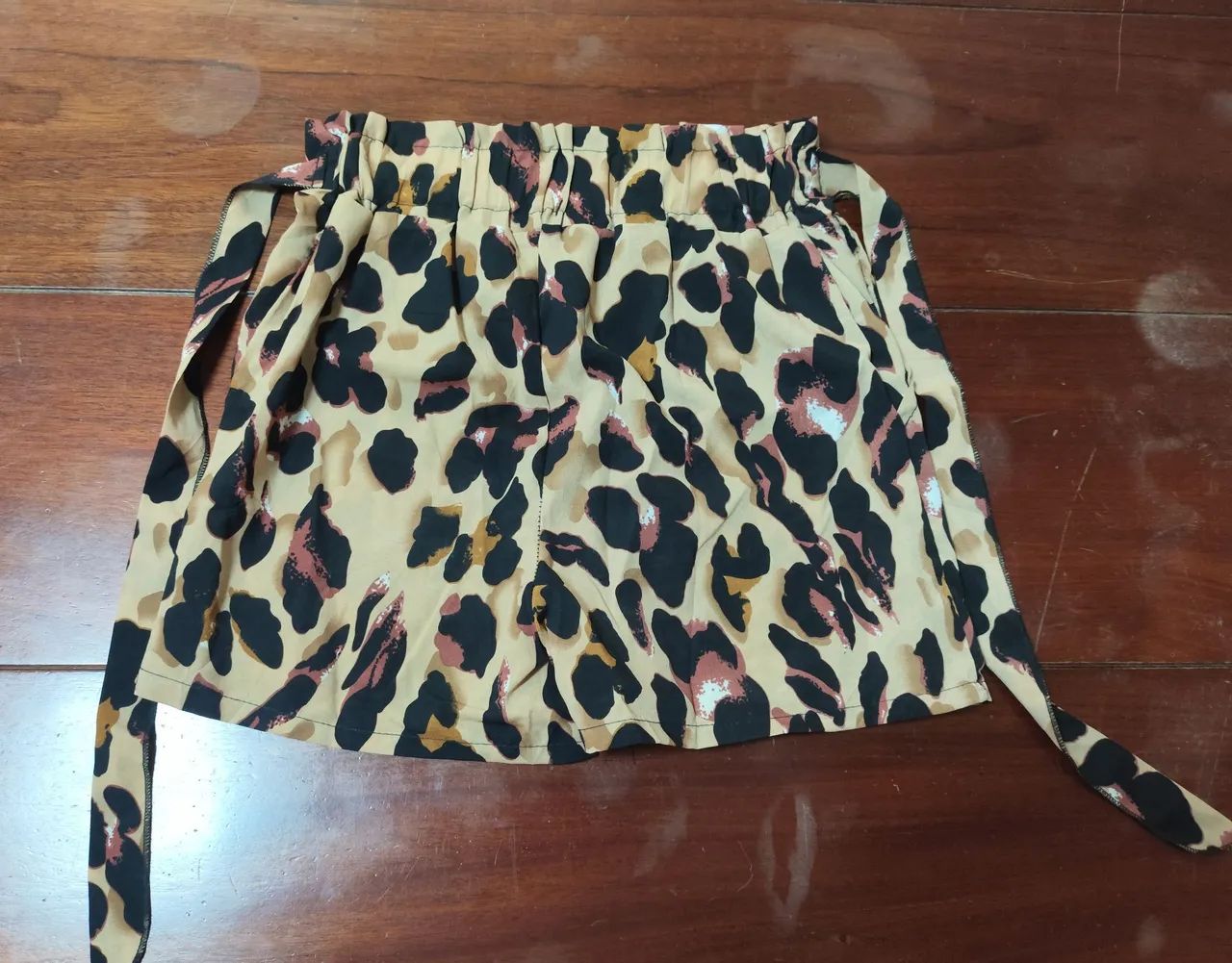 (NOVO) Shorts de Oncinha Tamanho M - Foto 3