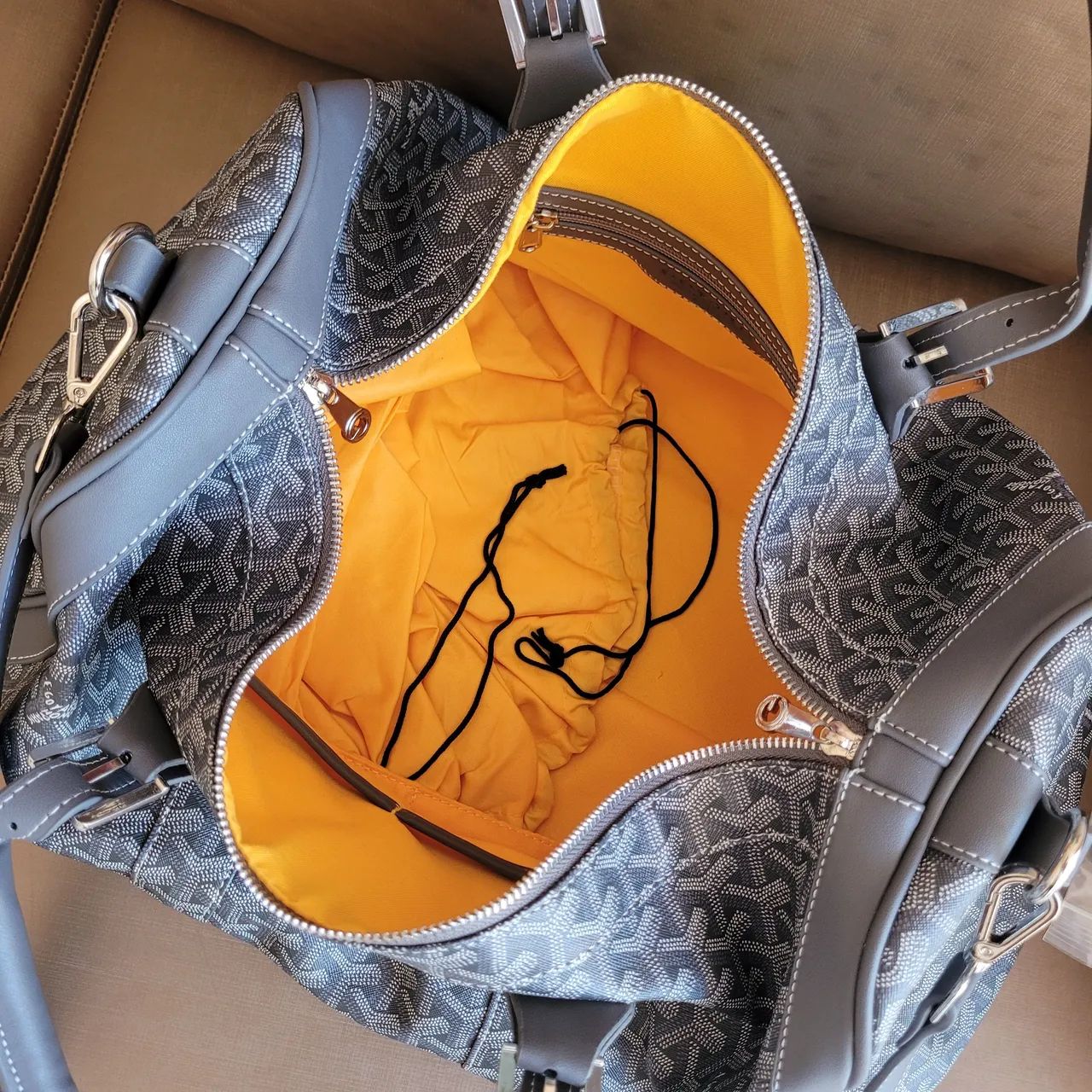 Goyard bolsa de viagem cinza  - Foto 4