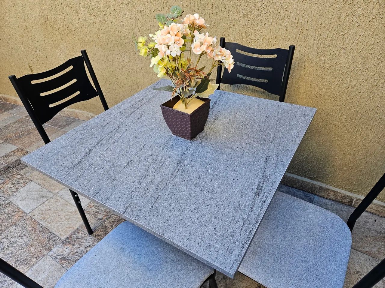 Mesa com 4 cadeiras, Entrego também!! - Foto 2
