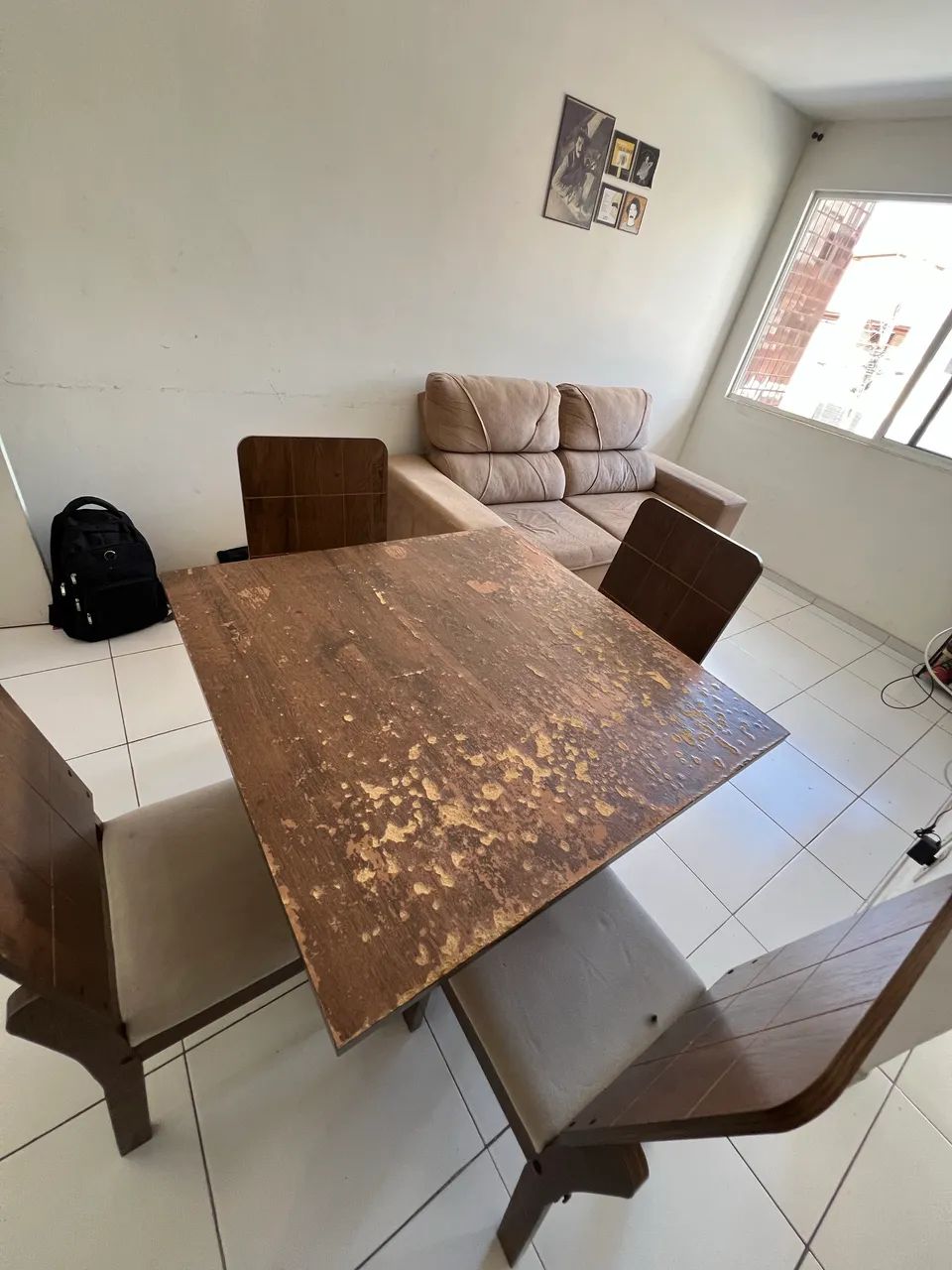 4 cadeiras de cozinha seminovas - Foto 4