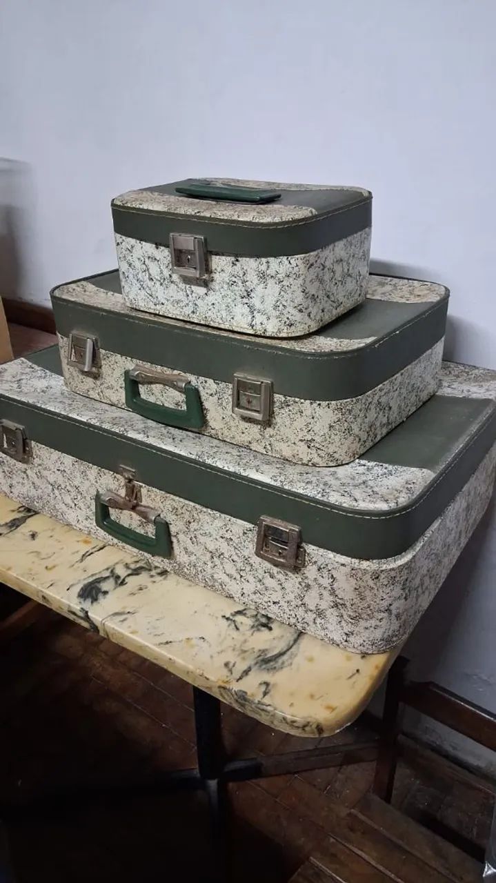 Vendo. Conjunto de malas antigas 