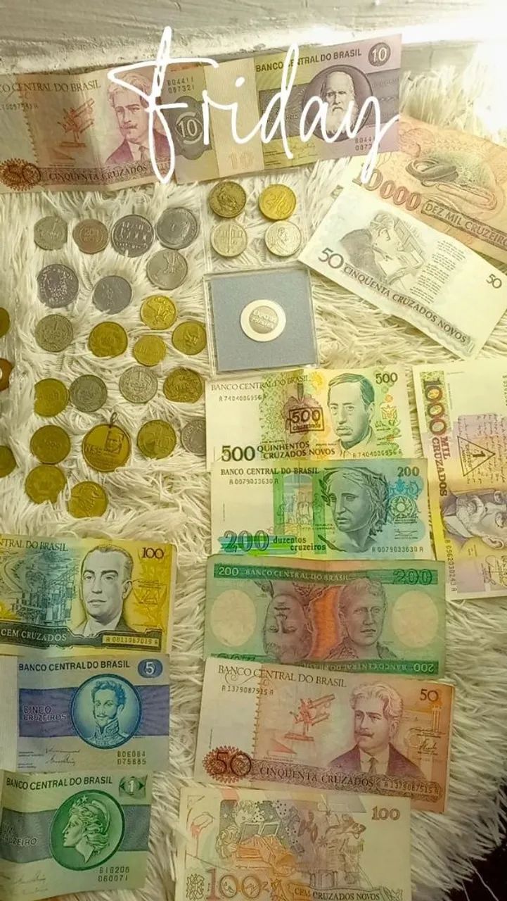 Notas e moedas antigas 436555636267427842