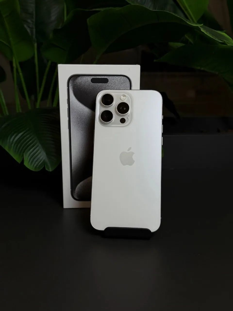 iPhone 15 Pro Max 256gb - Branco - Celulares e Smartphones