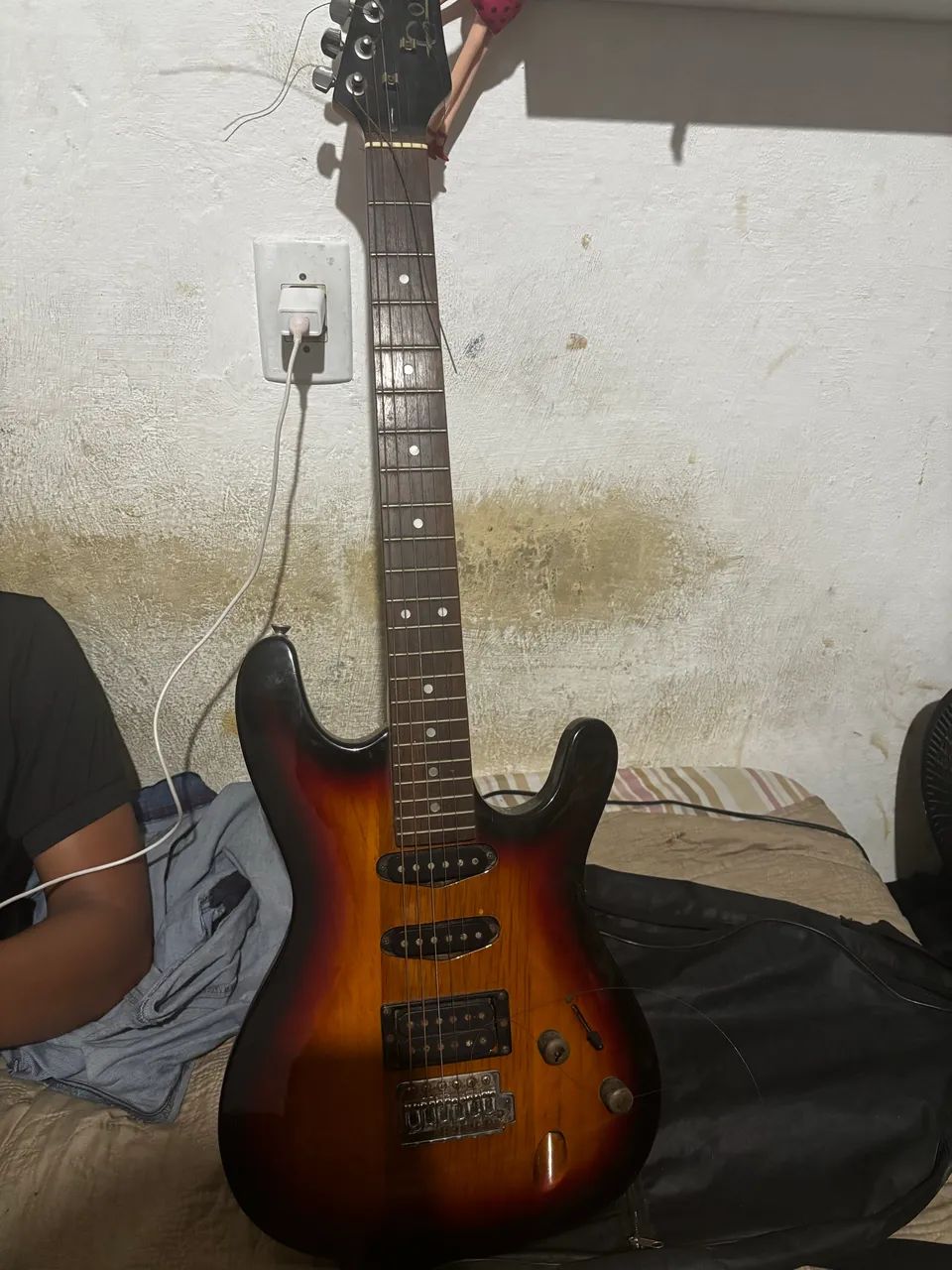 Vende guitarra e baixo  - Foto 3