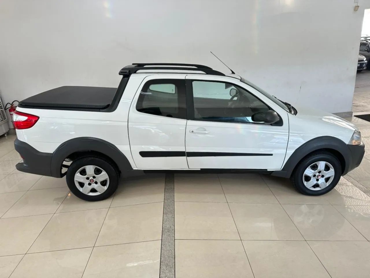 Fiat Strada Working Hard 1.4 Fire Flex 8V CD 2017 - Foto 4