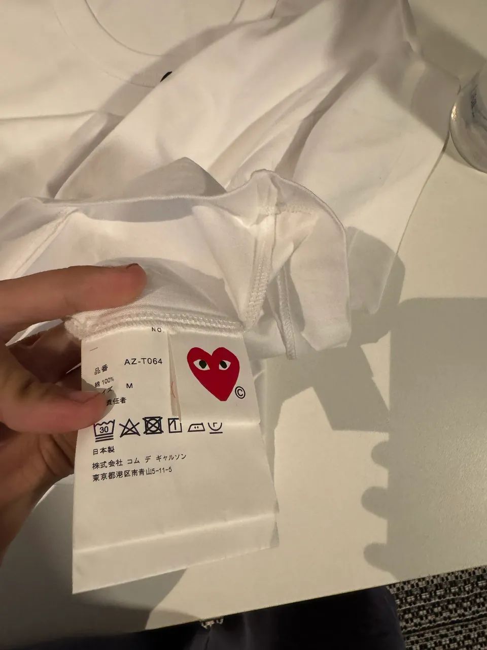 Camiseta Comme Des Garçons Play - Foto 3