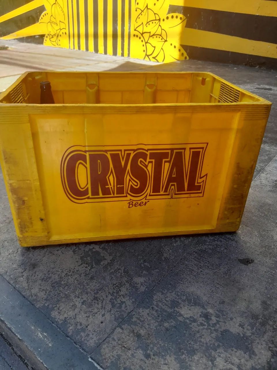 Vende caixas cervejas completas 